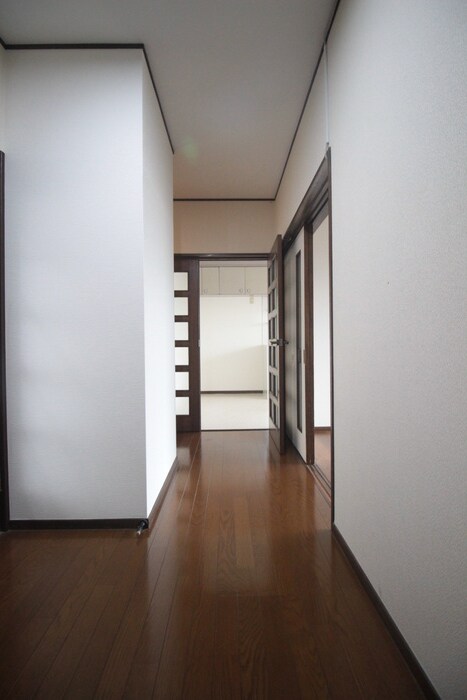 物件内観写真15　(廊下)