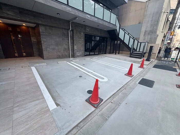 物件外観写真2　(駐車場)