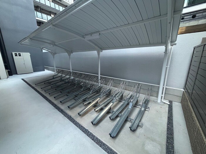 物件外観写真3　(駐輪場)