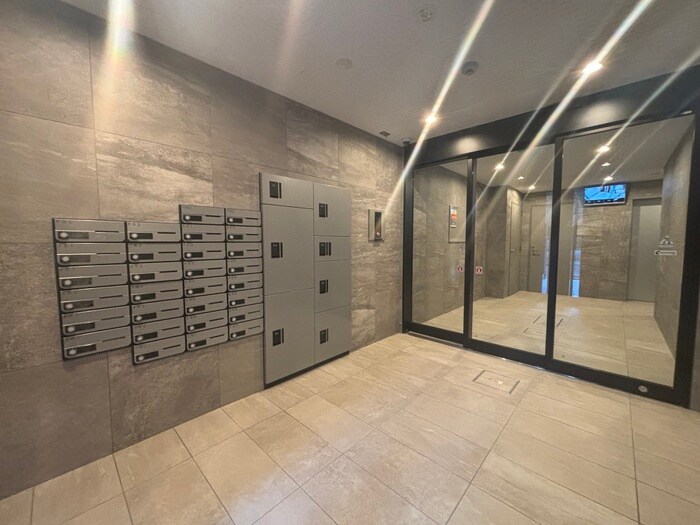 物件外観写真4　(エントランス部分)