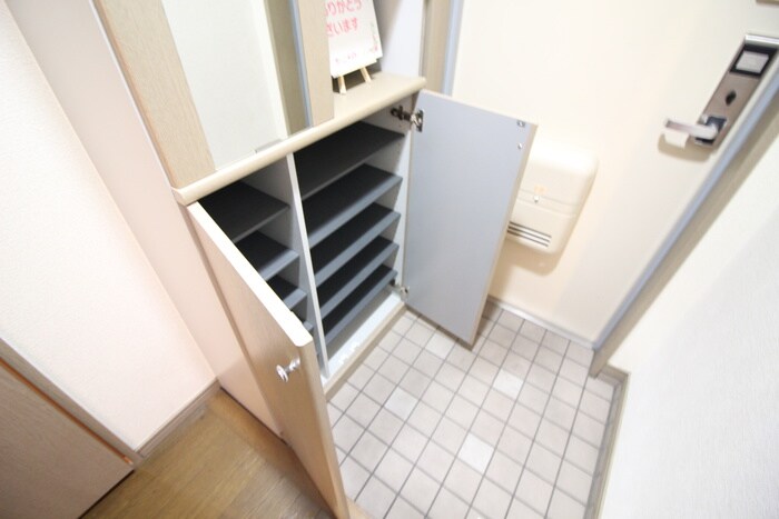 物件内観写真16　(靴箱)