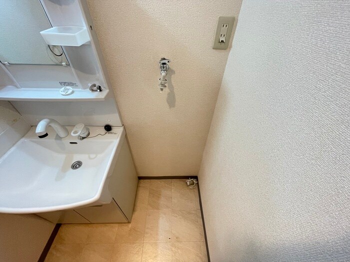 物件内観写真13　(洗濯機置場)