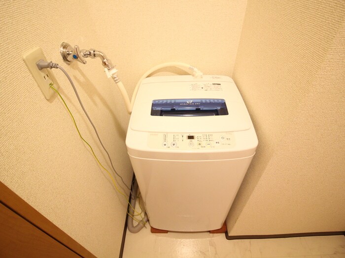 物件内観写真12　(洗濯機置場)