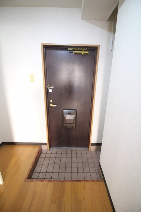 物件内観写真17　(玄関)