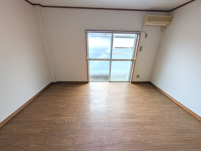 物件内観写真6　(居室)