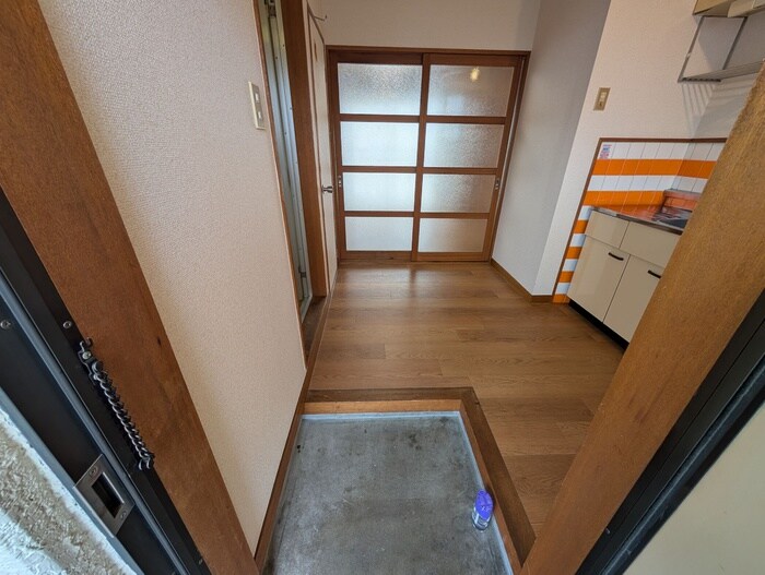 物件内観写真18　(玄関)