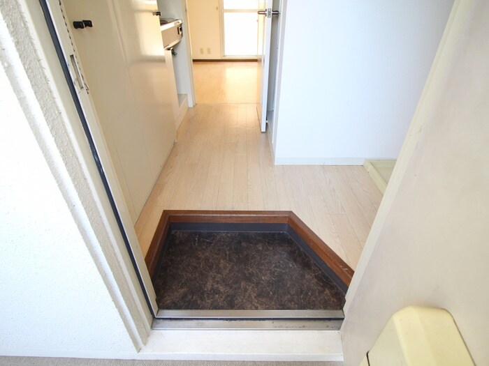 物件内観写真21　(玄関)