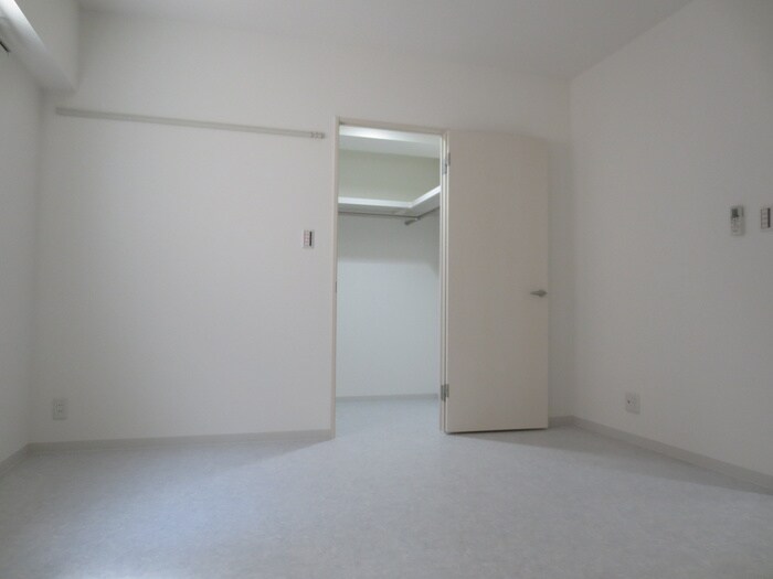 物件内観写真18　(居室)