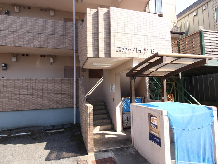 物件外観写真3　(エントランス部分)