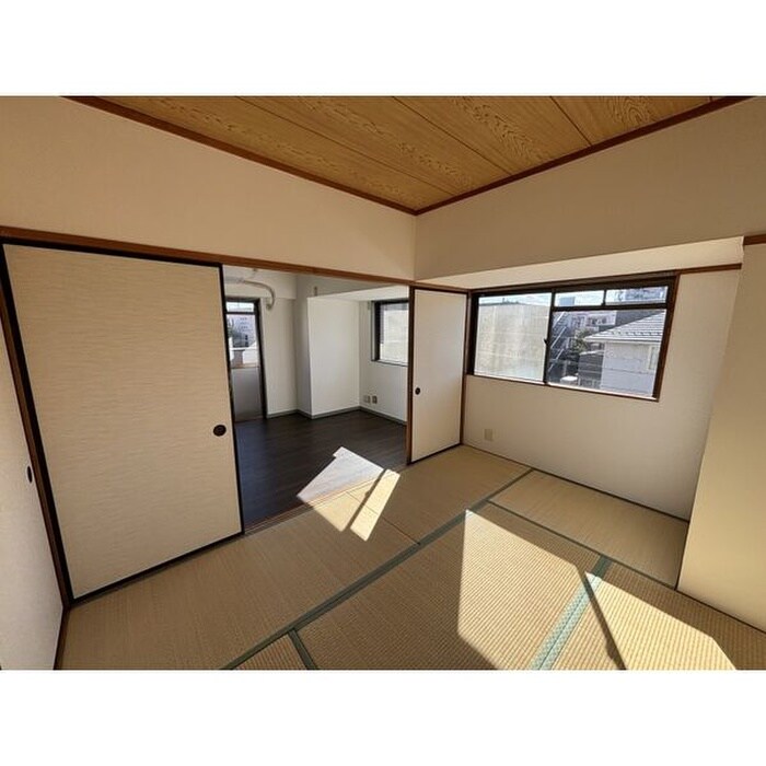 物件内観写真4　(居室)