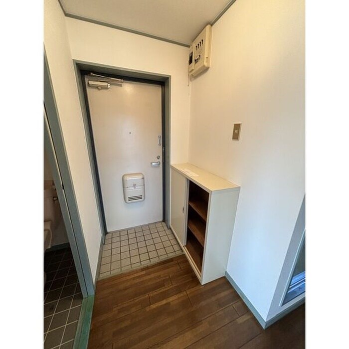 物件内観写真11　(玄関)