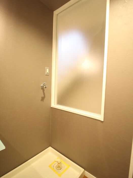 物件内観写真10　(洗濯機置場)