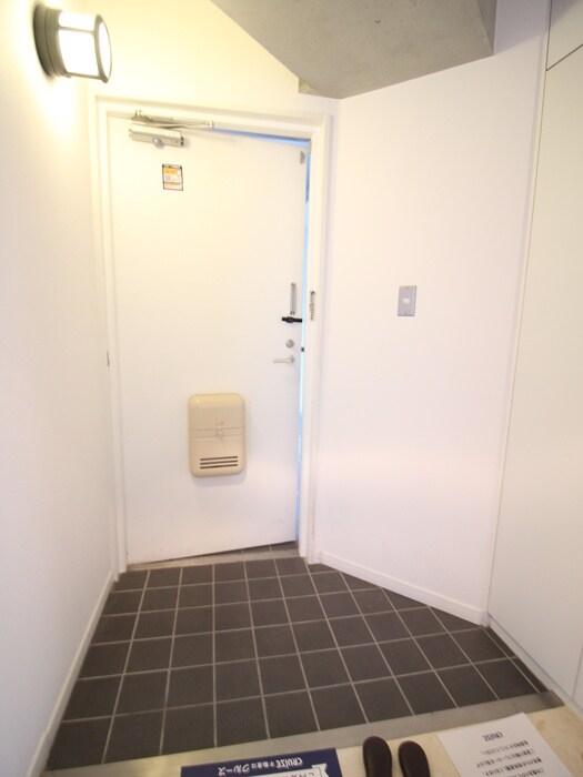 物件内観写真17　(玄関)