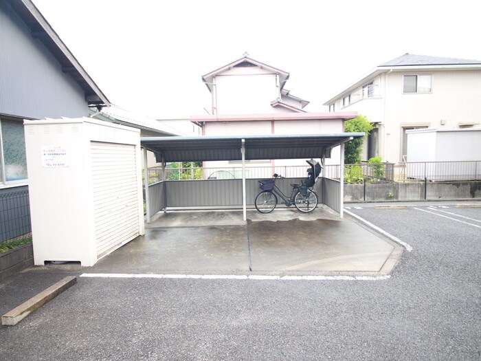物件外観写真5　(駐輪場)