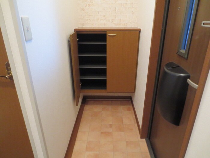 物件内観写真15　(玄関)