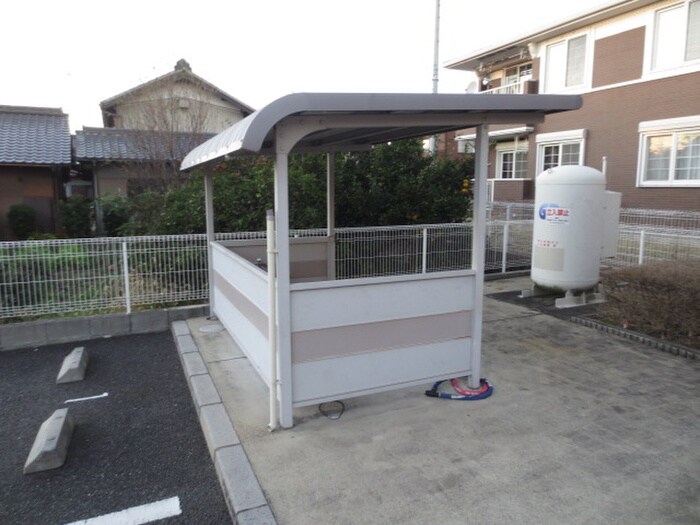物件外観写真3　(駐輪場)