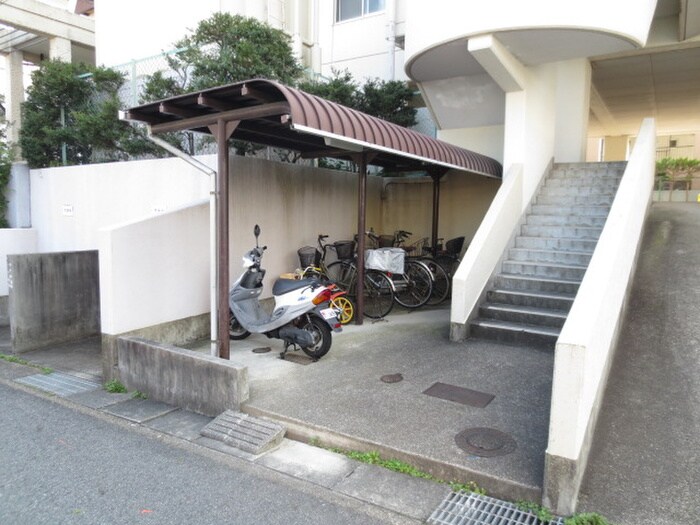 物件外観写真3　(駐輪場)