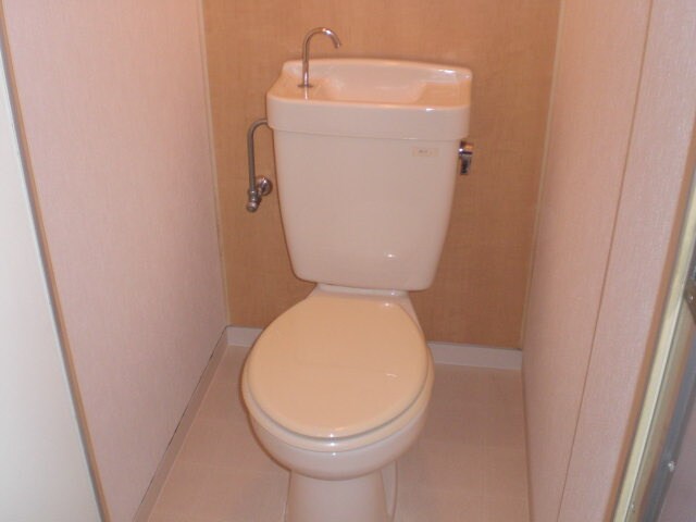 物件内観写真10　(トイレ)