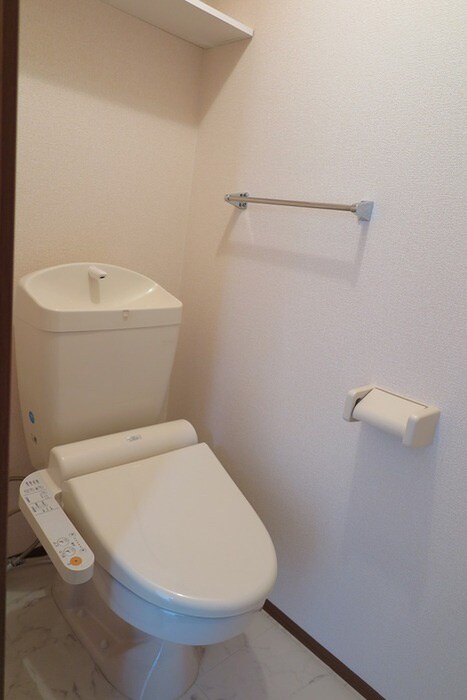 物件内観写真8　(トイレ)