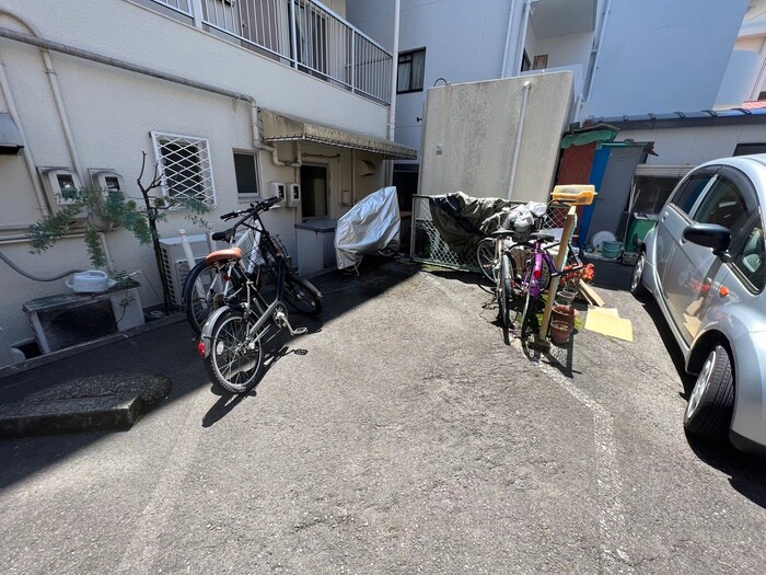 物件外観写真5　(駐輪場)