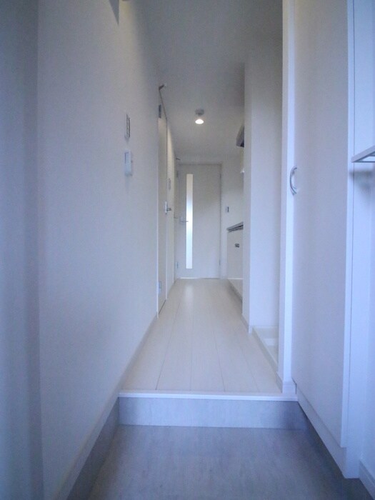 物件内観写真10　(玄関)
