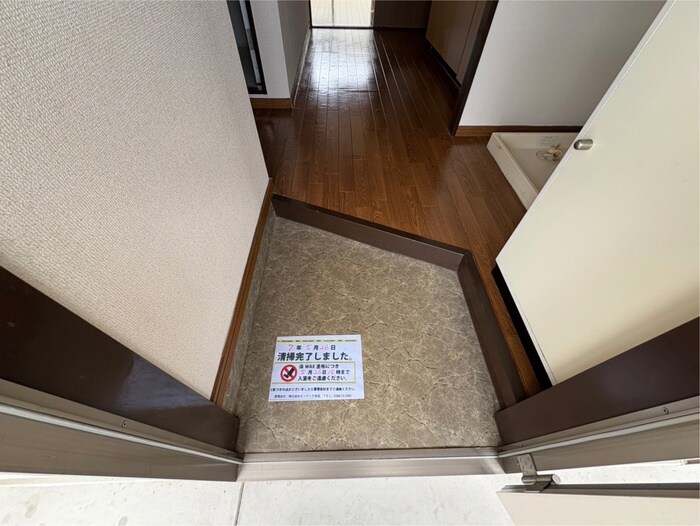 物件内観写真17　(玄関)
