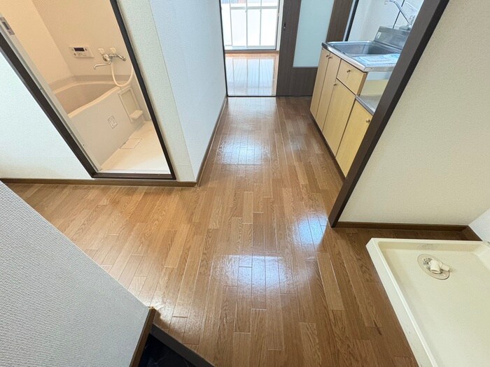 物件内観写真21　(廊下)