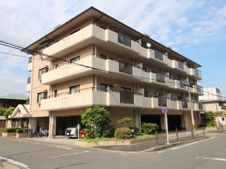 Ｃｉｔｙ　Ｈｏｕｓｅ白壁外観写真