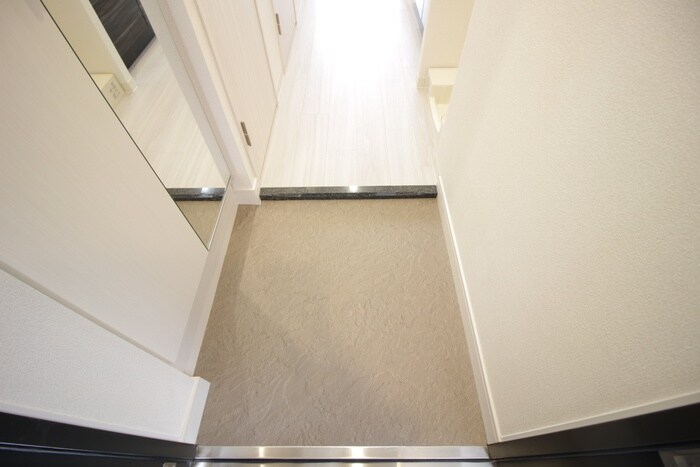 物件内観写真15　(玄関)