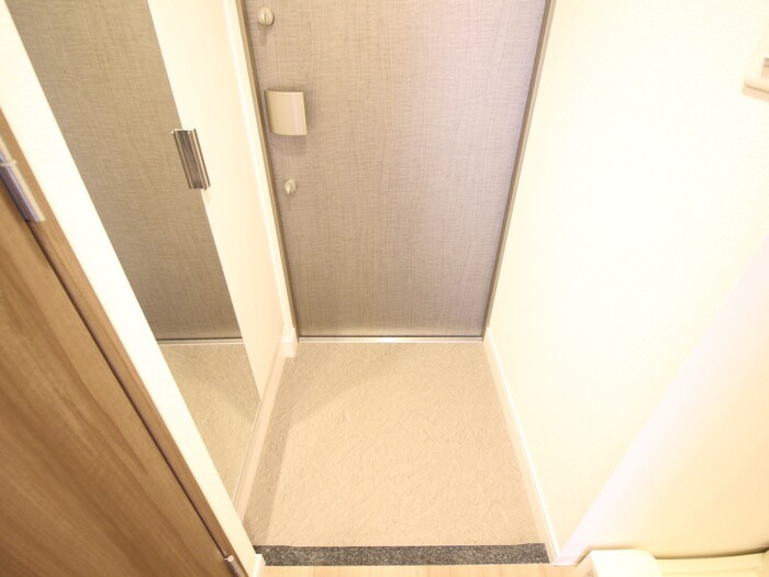 物件内観写真14　(玄関)