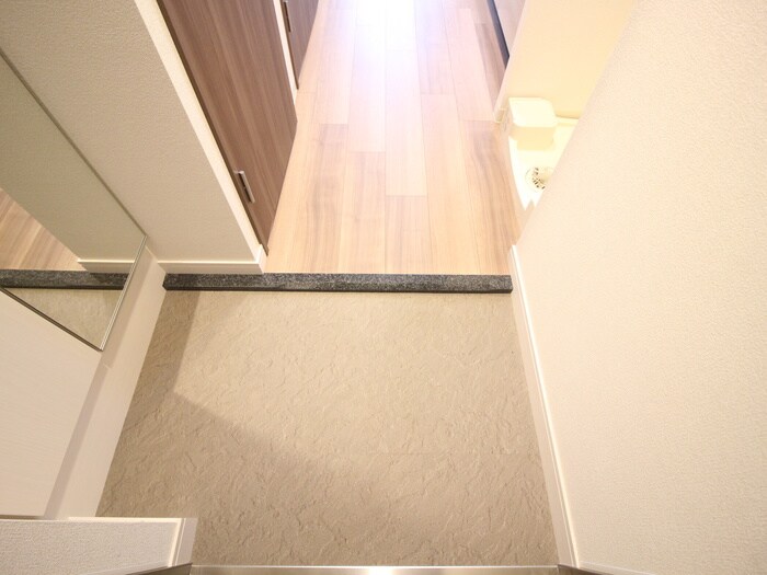 物件内観写真14　(玄関)