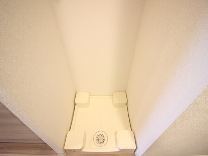 物件内観写真16　(洗濯機置場)