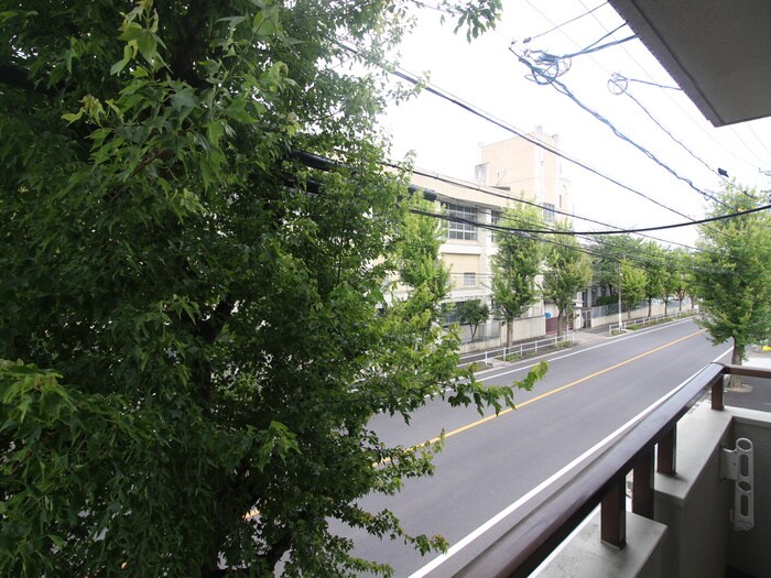 物件内観写真22　(室内からの展望)