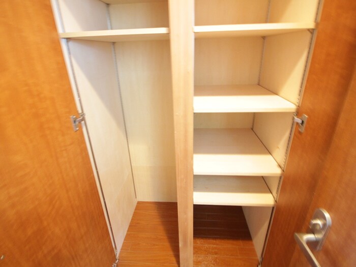 物件内観写真8　(収納)