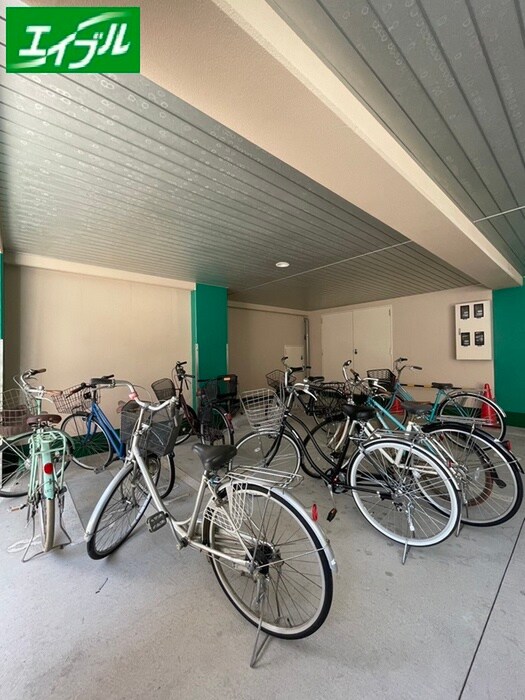 物件外観写真5　(駐輪場)