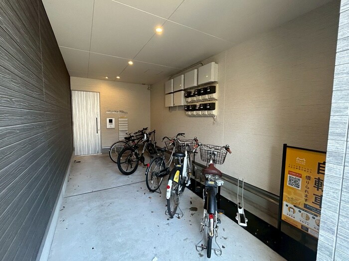 物件外観写真2　(駐輪場)
