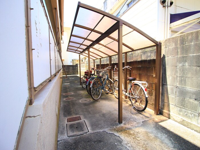 物件外観写真3　(駐輪場)