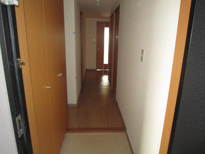 物件内観写真21　(廊下)