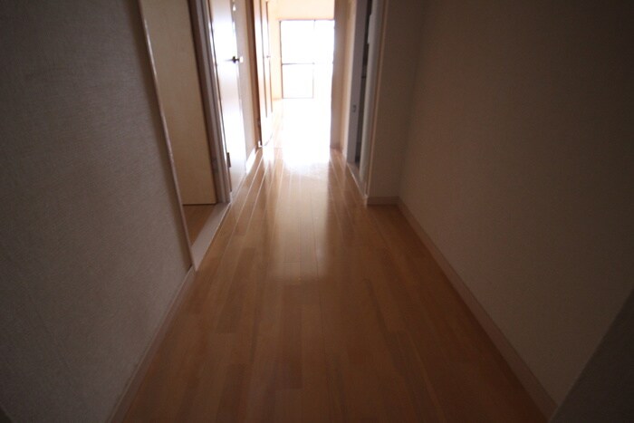 物件内観写真17　(廊下)