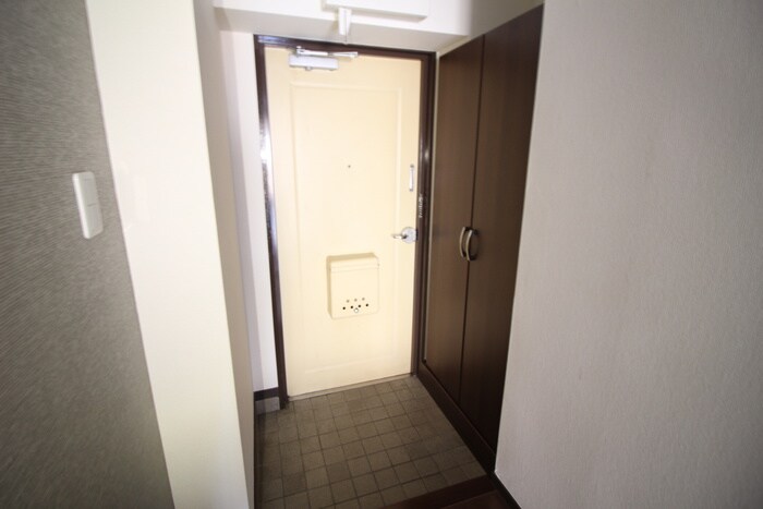 物件内観写真18　(玄関)