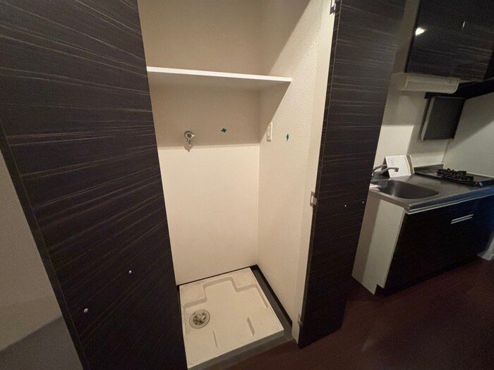 物件内観写真14　(洗濯機置場)