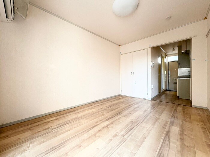 物件内観写真9　(居室)