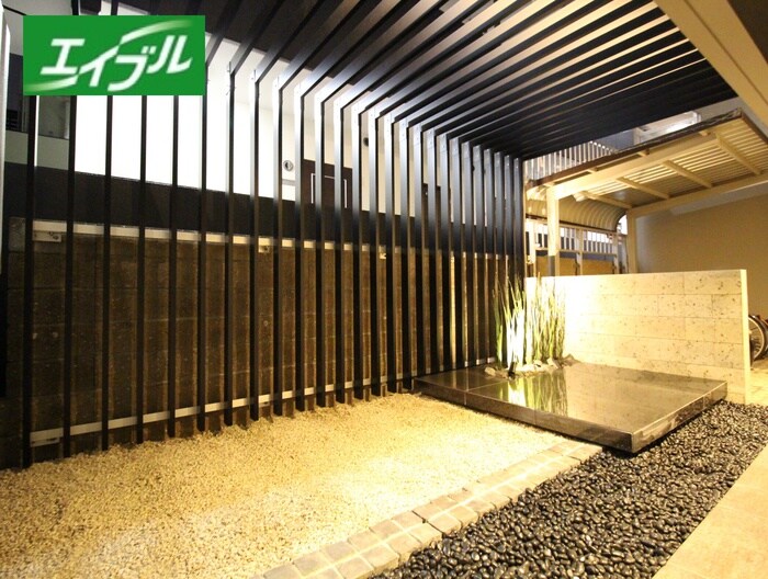 物件外観写真3　(駐輪場)