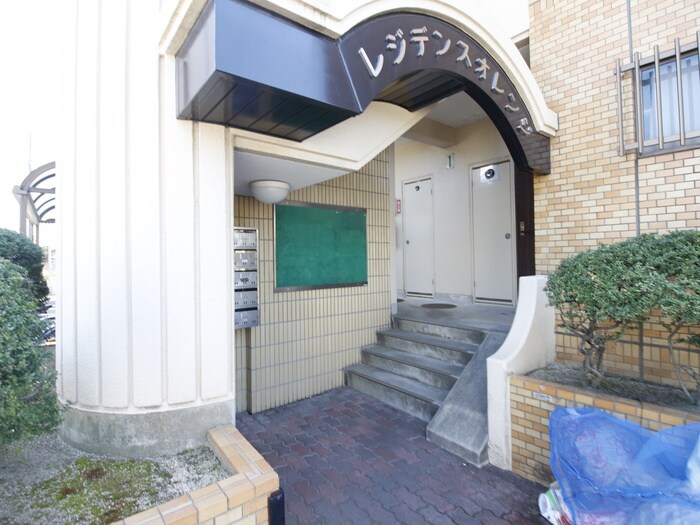 物件外観写真6　(エントランス部分)