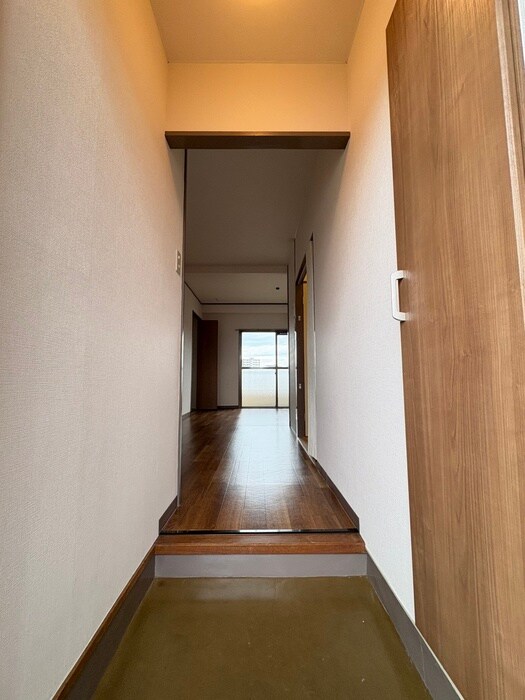 物件内観写真19　(玄関)