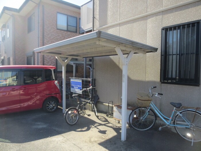 物件外観写真5　(駐輪場)