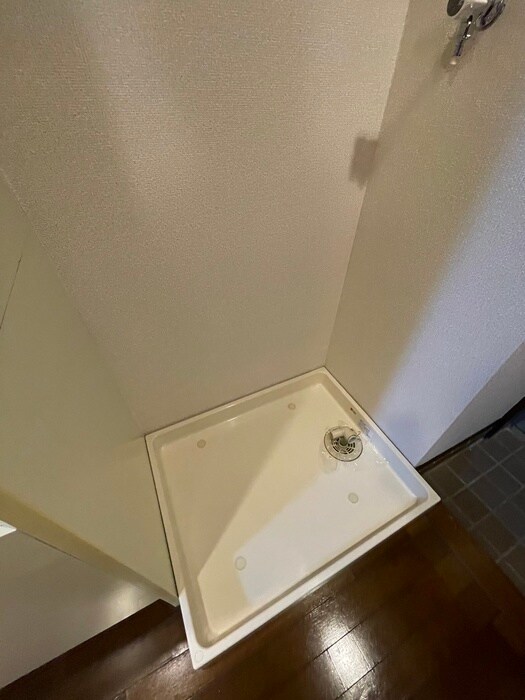 物件内観写真11　(洗濯機置場)