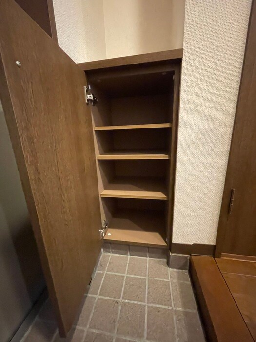 物件内観写真16　(靴箱)