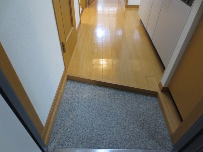 物件内観写真22　(玄関)