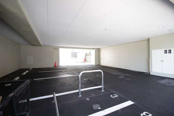 物件外観写真5　(駐車場)